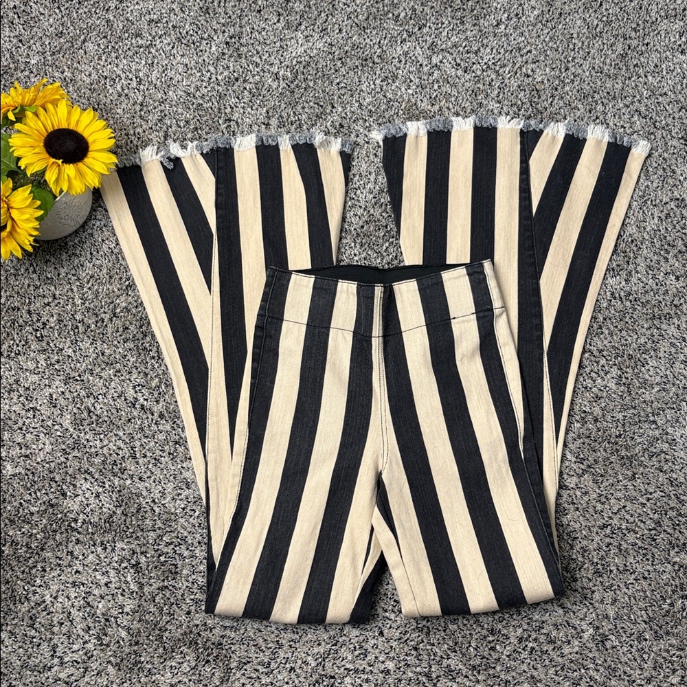 Show Me Your Mumu Berkeley Bells Casablanca Stripe - Picture 4 of 6